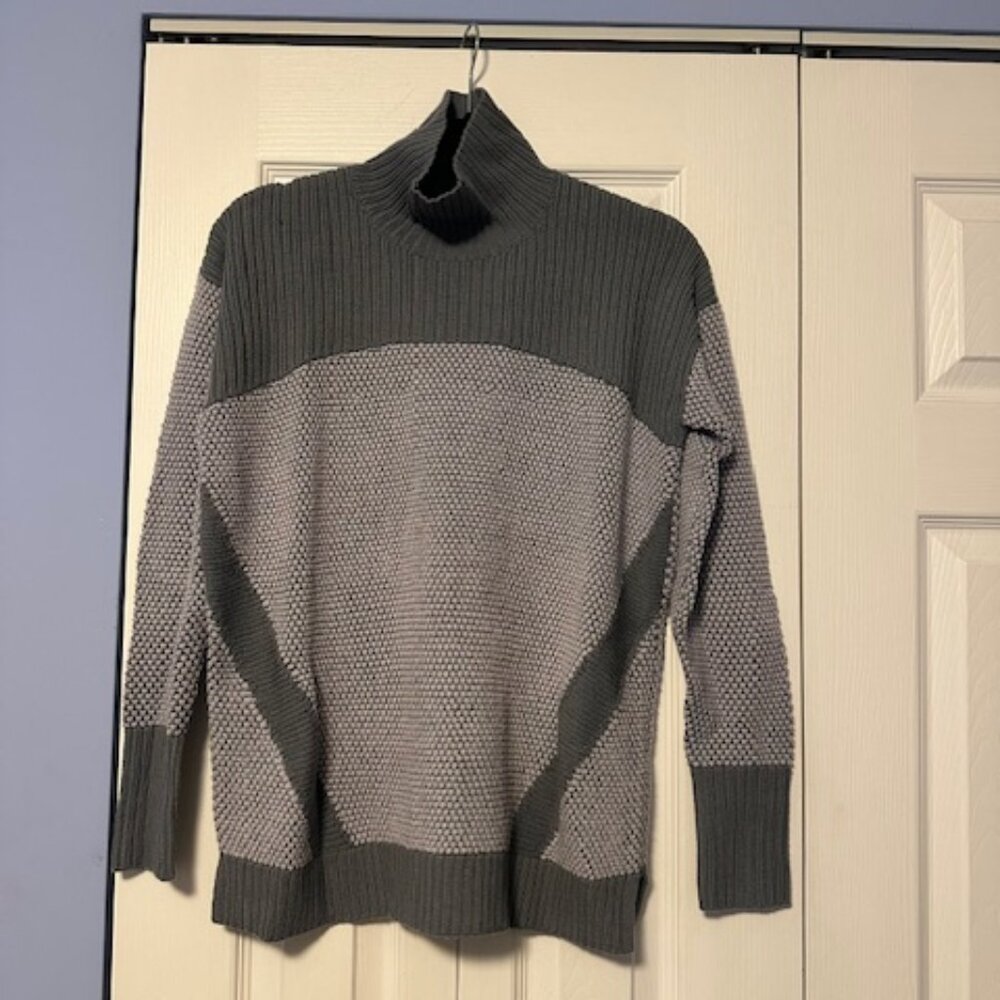 Lululemon Merino Wool Mixed Stitch Turtleneck Sweater